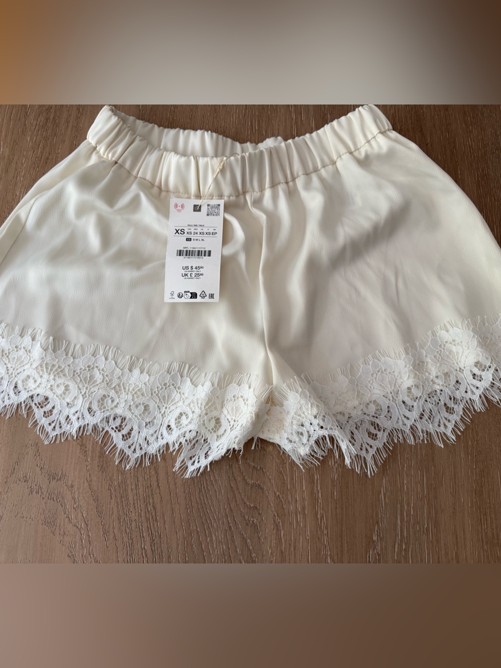 Zara Cream Lace-Trim Elastic Waist Shorts